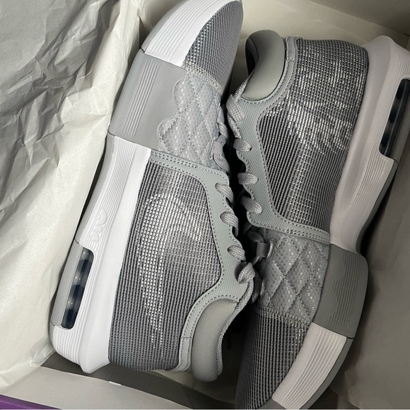 LeBron Witness VIII TB - Picture 1 of 2